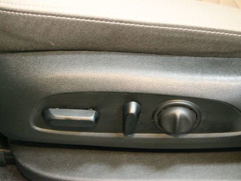 Used 2021 Chevrolet Equinox LS w/ LS Convenience Package image 19