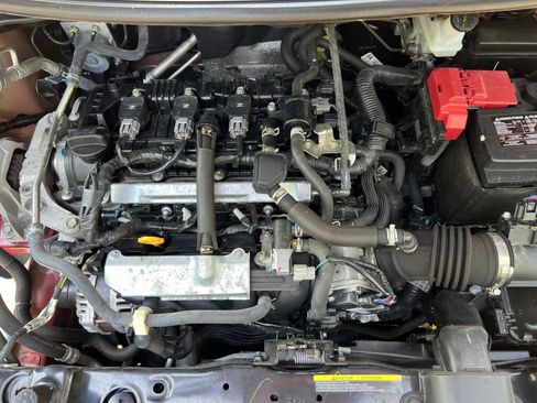 Used 2025 Nissan Versa SV image 28