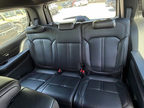 Certified 2025 Jeep Wagoneer 4WD w/ Convenience Group I image 25