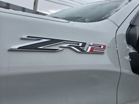 Used 2022 Chevrolet Silverado 1500 ZR2 w/ Technology Package image 11