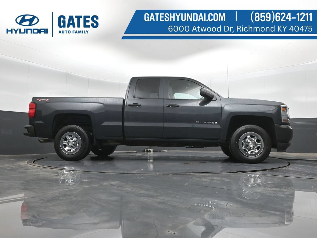 Used 2017 Chevrolet Silverado 1500 W/T AWD/4WD image 34