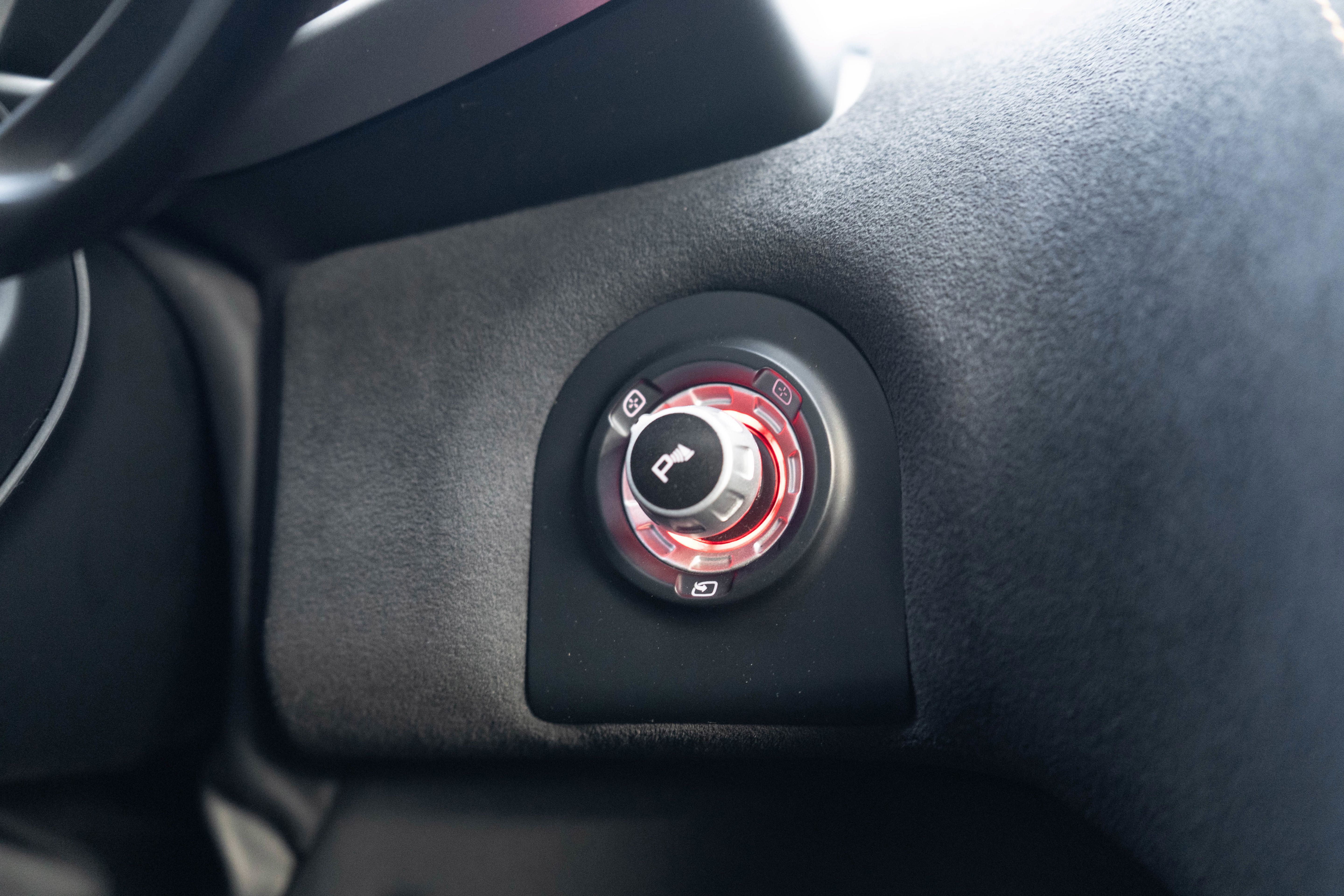 Used 2013 McLaren MP4-12C Spider RWD image 19