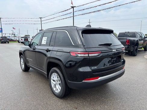 New 2025 Jeep Grand Cherokee Laredo X w/ Luxury Tech Group I AWD/4WD image 3