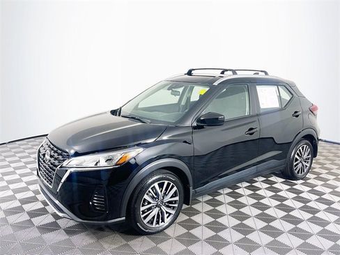 Used 2024 Nissan Kicks SV w/ Exterior Package image 4