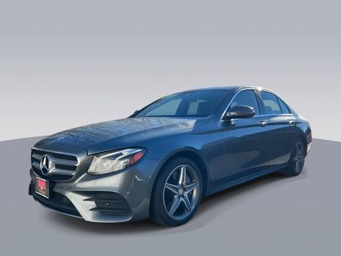 Used 2017 Mercedes-Benz E 300 4MATIC image 7