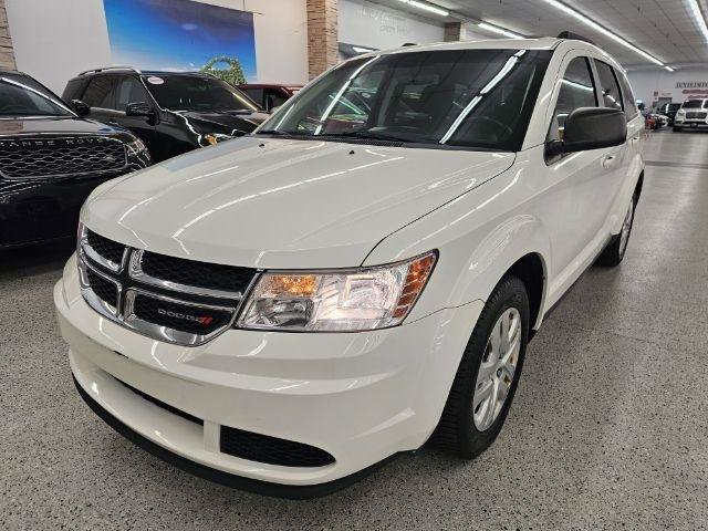 Used 2018 Dodge Journey SE w/ Connectivity Group FWD image 1