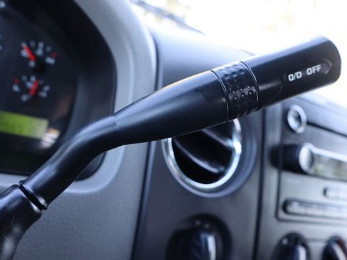 Used 2005 Ford F150 XLT image 32