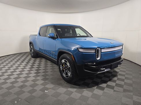 Used 2023 Rivian R1T Adventure image 7