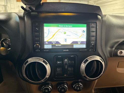 Used 2013 Jeep Wrangler Unlimited Sahara w/ Connectivity Group image 16