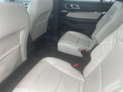 Used 2018 Ford Explorer Platinum AWD/4WD image 14