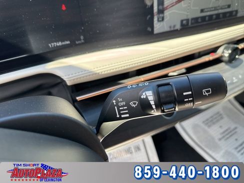 Used 2023 Nissan Ariya AWD image 33