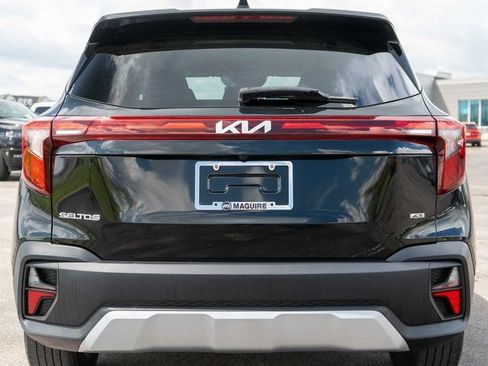 Used 2024 Kia Seltos LX AWD/4WD image 7