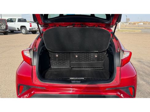 Used 2021 Toyota C-HR XLE image 24