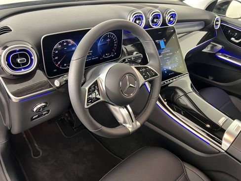 Used 2025 Mercedes-Benz GLC 350e 4MATIC image 18