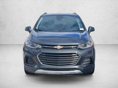 Used 2020 Chevrolet Trax LT w/ Driver Confidence Package image 2