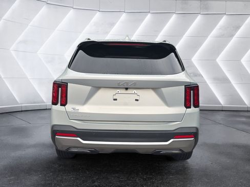 Used 2026 Kia Sorento S w/ S Panoramic Sunroof Package FWD image 4