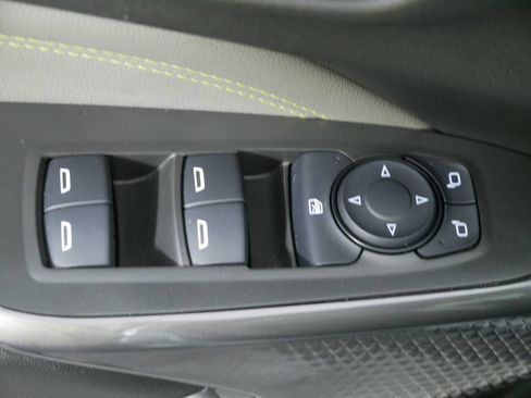 Used 2025 Chevrolet Trax ACTIV w/ Sunroof Package FWD image 21