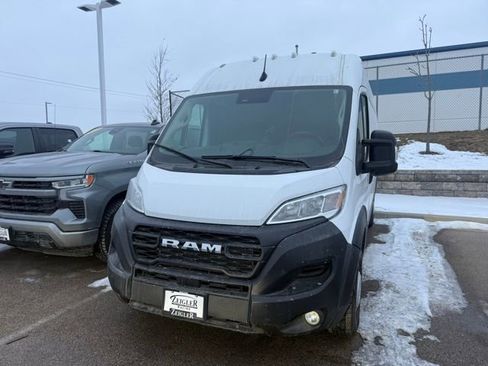 Used 2024 RAM ProMaster 2500 w/ Convenience Group image 3