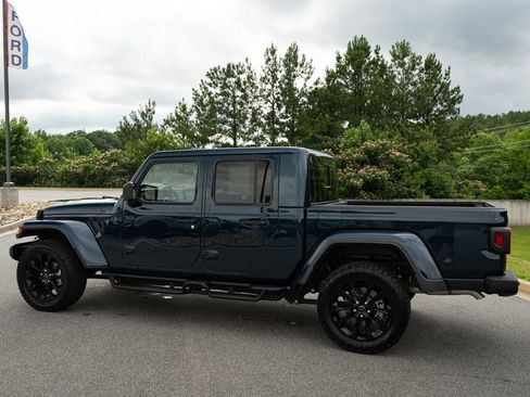 Used 2025 Jeep Gladiator Mojave AWD/4WD image 7