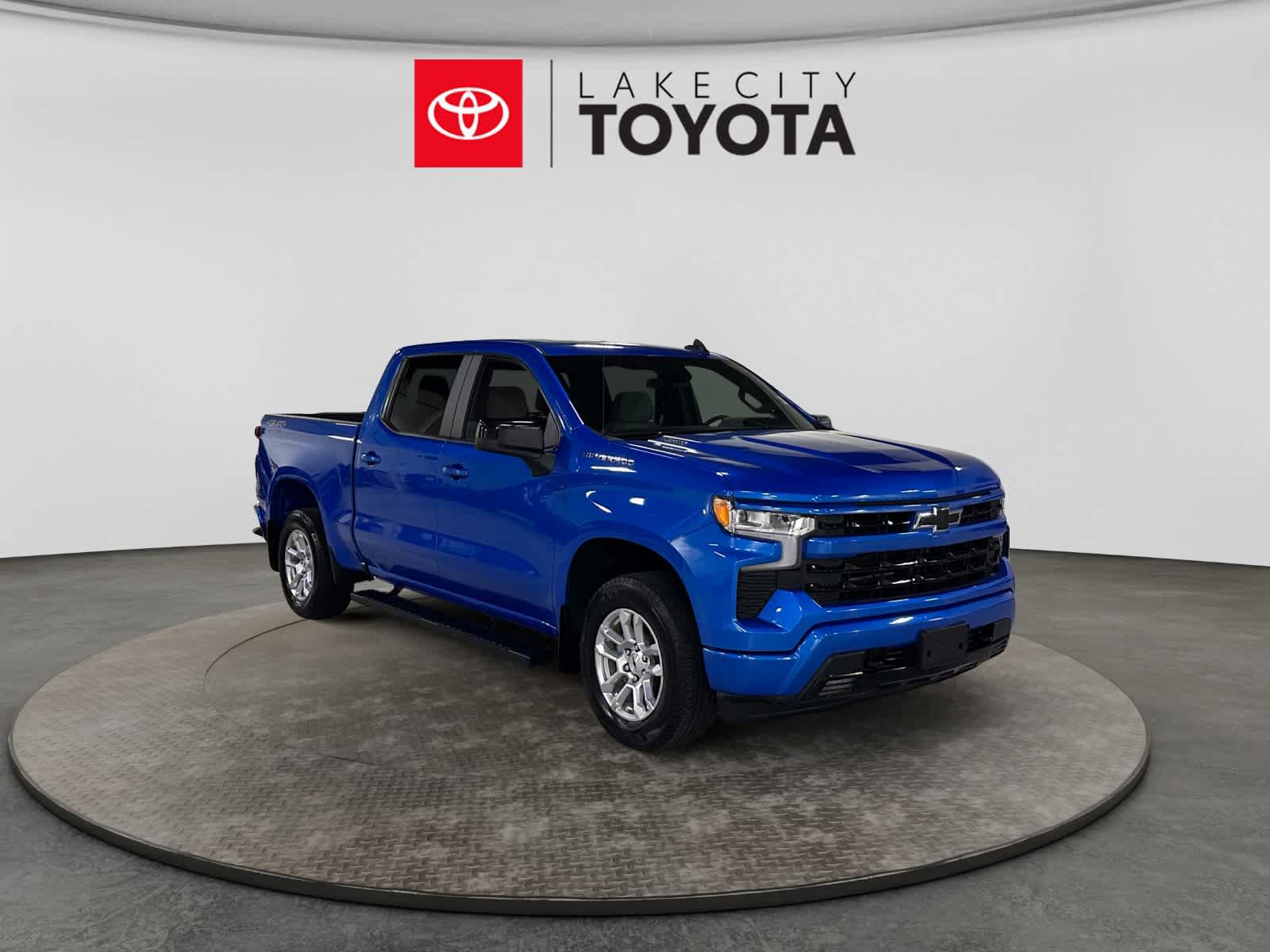 Used 2025 Chevrolet Silverado 1500 RST AWD/4WD image 13