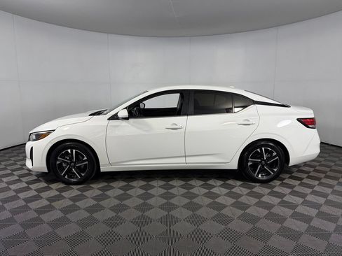 Used 2025 Nissan Sentra SV FWD image 11