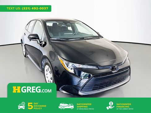 Used 2025 Toyota Corolla LE FWD image 1