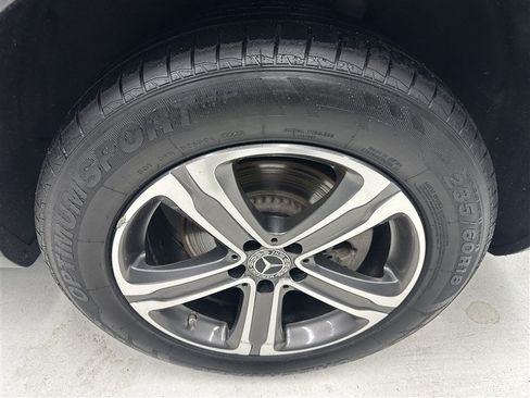 Used 2018 Mercedes-Benz GLC 300 4MATIC image 17