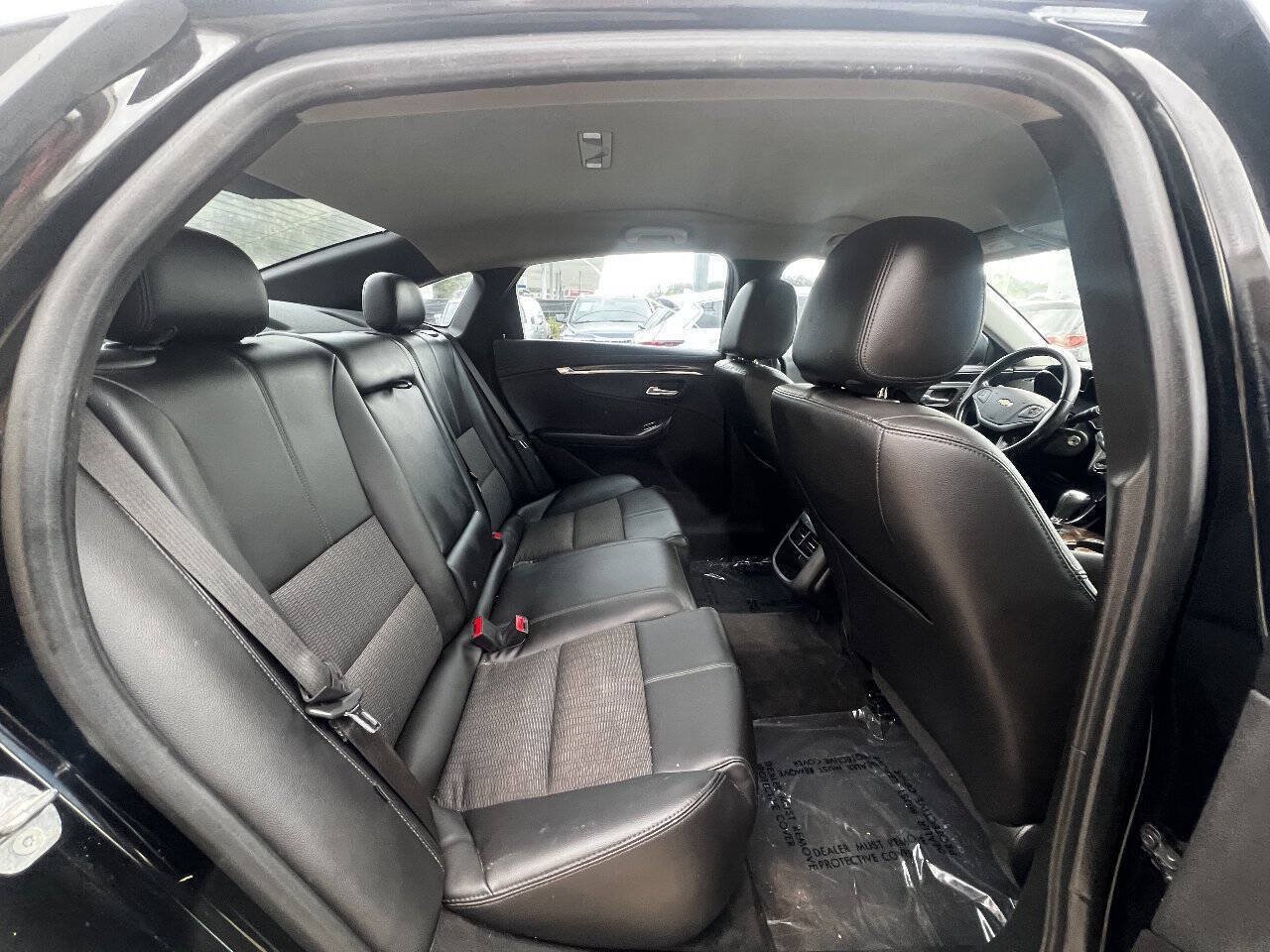 Used 2015 Chevrolet Impala LT FWD image 11
