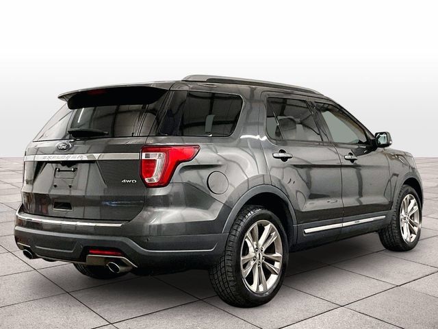 Used 2018 Ford Explorer XLT w/ Equipment Group 202A AWD/4WD image 12