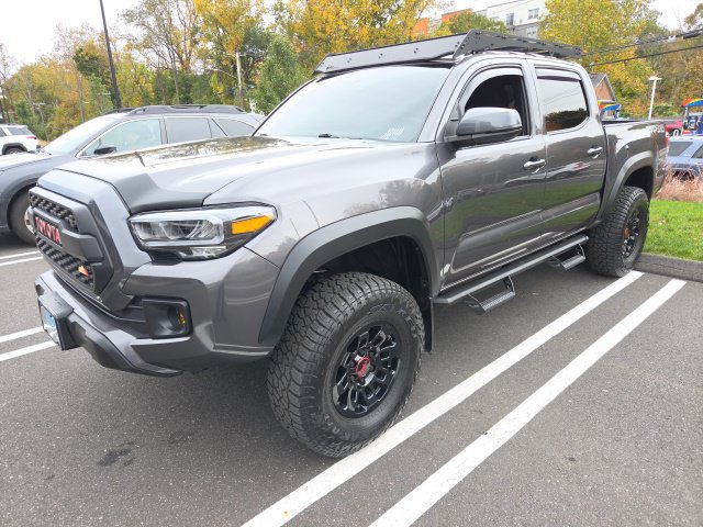 Used 2016 Toyota Tacoma TRD Off-Road w/ Towing Package AWD/4WD image 11