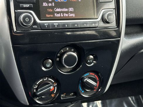 Certified 2016 Nissan Versa Note SV image 5