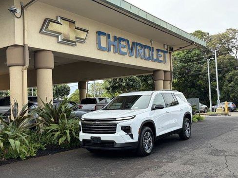 New 2026 Chevrolet Traverse LT w/ Driver Confidence Package image 1