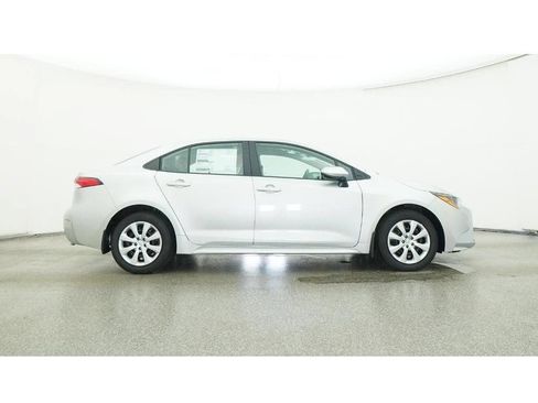 Used 2025 Toyota Corolla LE FWD image 32