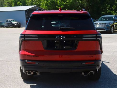 Used 2024 Chevrolet Traverse RS FWD image 6