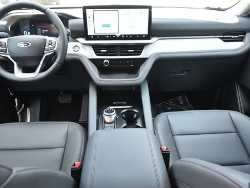 New 2025 Ford Explorer Active w/ Active Comfort Package image 30