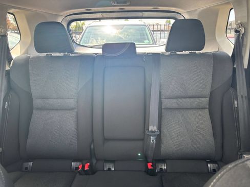 Used 2025 Nissan Rogue SV FWD image 39