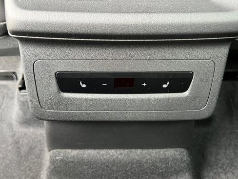 Certified 2025 Audi SQ6 e-tron Prestige w/ Black Optic Package image 20