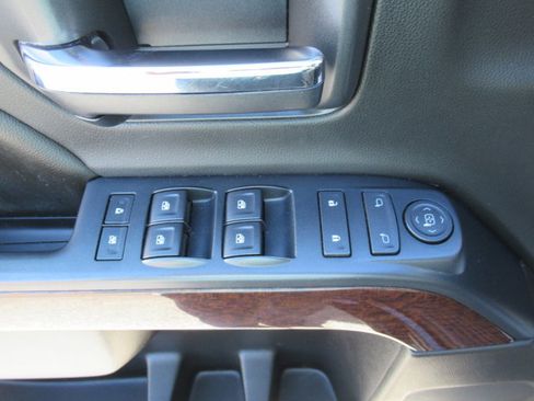 Used 2017 GMC Sierra 1500 SLE w/ SLE Value Package image 19