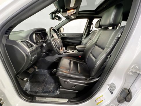 Used 2022 Jeep Grand Cherokee Limited image 21