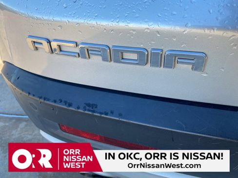 Used 2017 GMC Acadia SLT w/ LPO, Cargo Package image 10