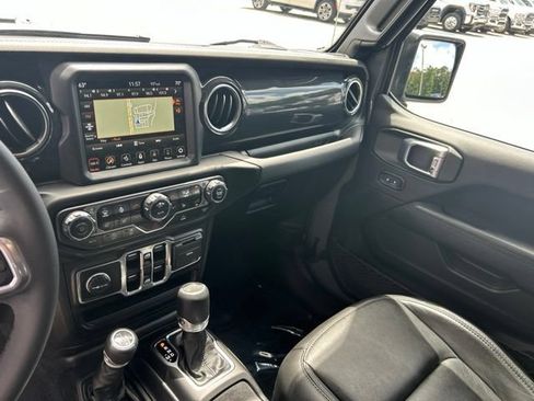 Used 2023 Jeep Wrangler Unlimited Sahara AWD/4WD image 20