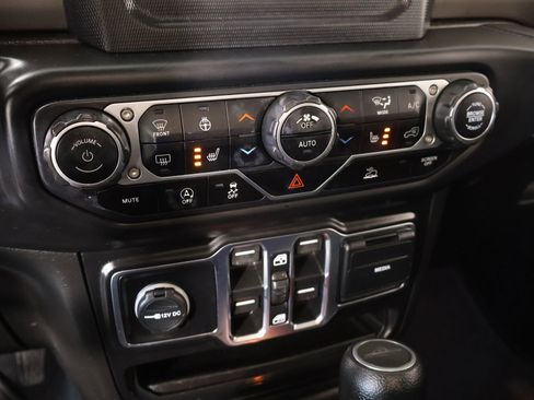 Used 2020 Jeep Gladiator Sport w/ Quick Order Package 24S AWD/4WD image 7