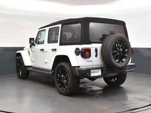Used 2021 Jeep Wrangler Unlimited Sahara image 5