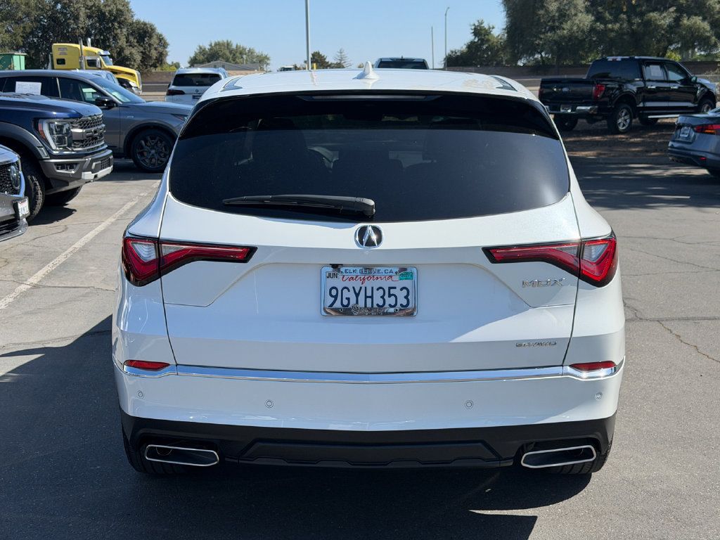 Used 2023 Acura MDX w/ Technology Package AWD/4WD image 7