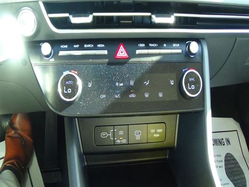 Used 2025 Hyundai Sonata SEL FWD image 28