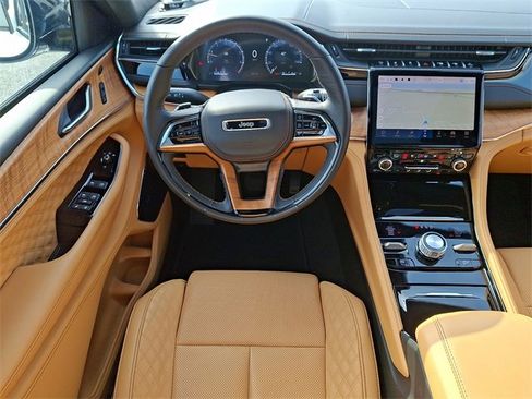 Used 2025 Jeep Grand Cherokee Summit w/ Adv Protech Group IV image 11