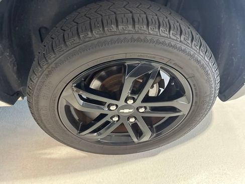 Used 2017 Chevrolet Equinox LT w/ Sport Edition FWD image 9