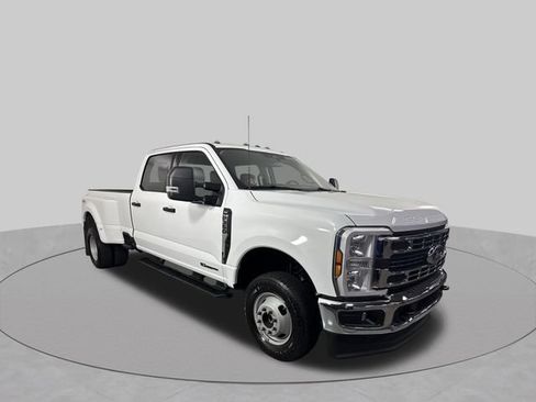 Used 2026 Ford F350 XLT AWD/4WD image 3