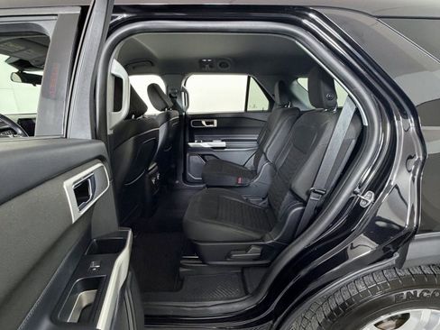 Used 2020 Ford Explorer XLT image 18