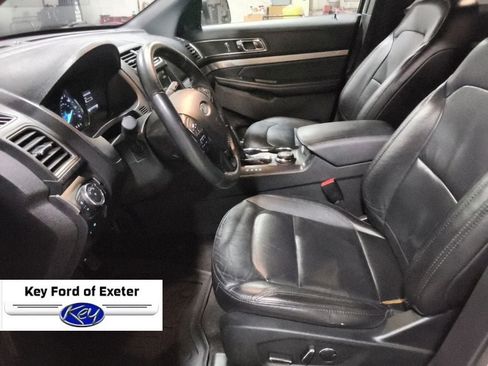 Used 2018 Ford Explorer XLT w/ Equipment Group 202A AWD/4WD image 22